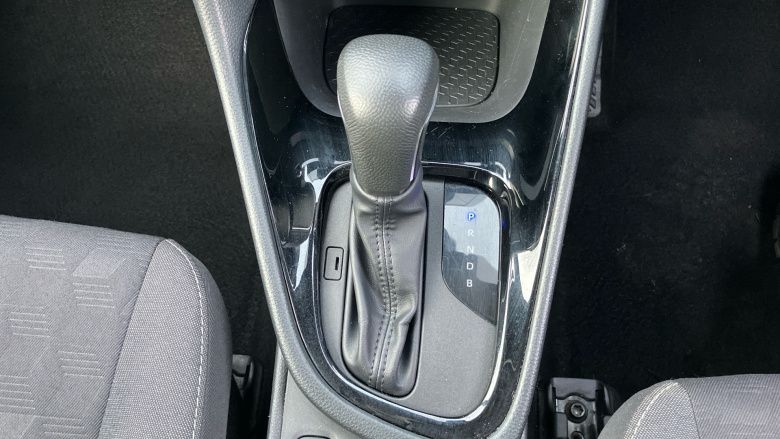 Toyota Yaris 1.5 Hybrid Design 5dr CVT Hybrid Hatchback